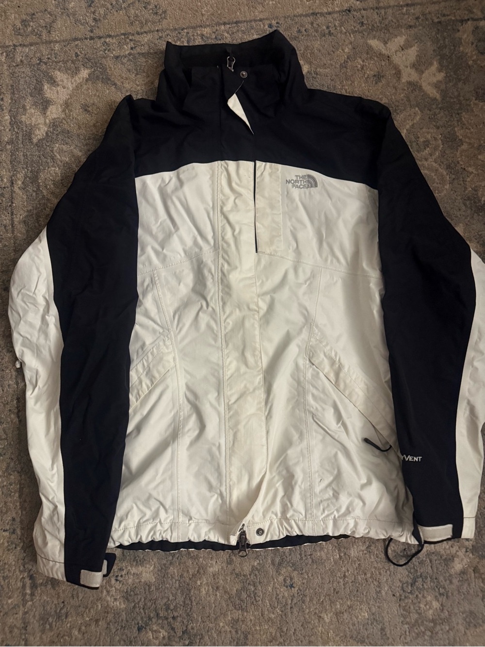 The North Face Men’s Black & White Ski/Snowboard Jacket